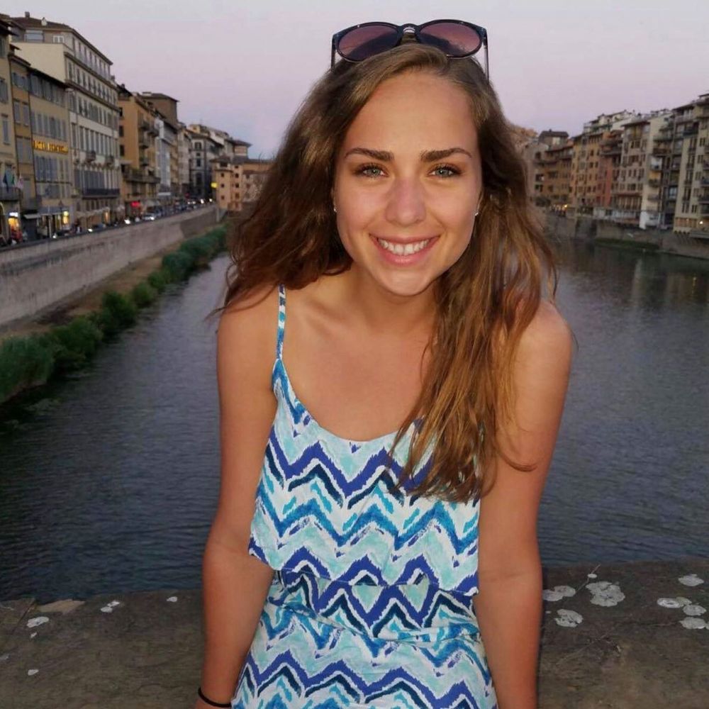Meet your Posher, Caroline